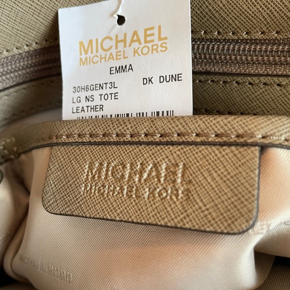 HP ๐ Michael Kors Emma North South Tote - Picture 9 of 10